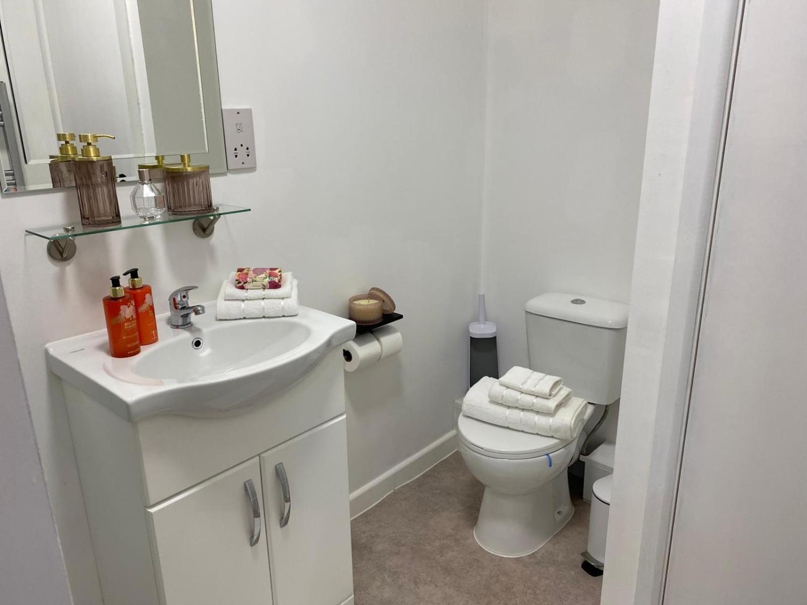Stylish Apartment In Watford Watford  Extérieur photo